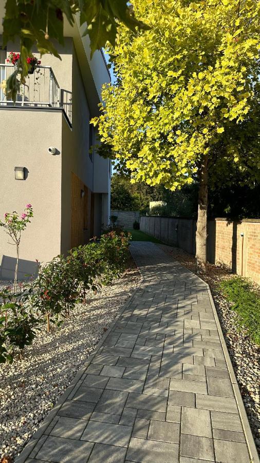 Linden Apartman 107 Glamour (Adults Only) Mosonmagyaróvár Exterior foto